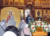 В день праздника Сретения Господня в Никольском храме с. Озерецкое освятили икону-мозаику, созданную для Горнего места центрального алтаря.